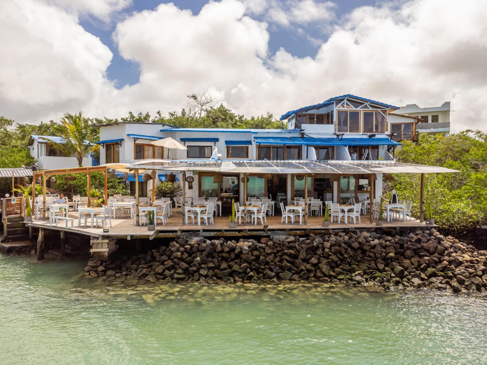 Blu Galapagos Sustainable Waterfront Lodge Пуэрто-Айора Экстерьер фото